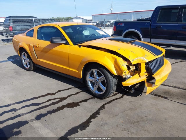 Salvage Ford Mustang Image