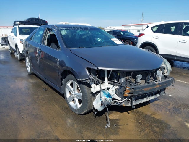 Salvage Toyota Camry Image
