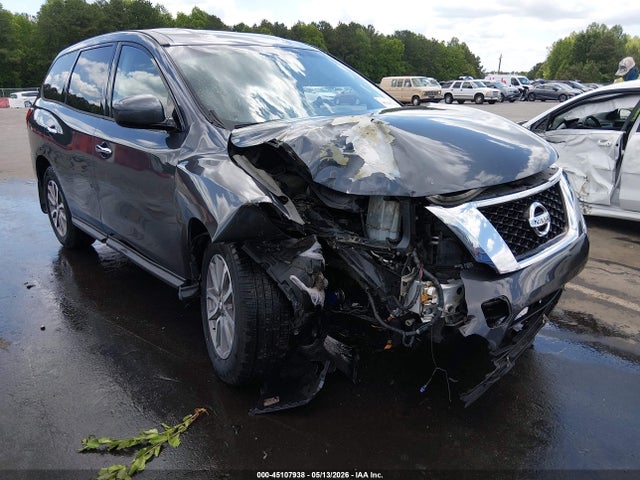 Nissan Pathfinder S