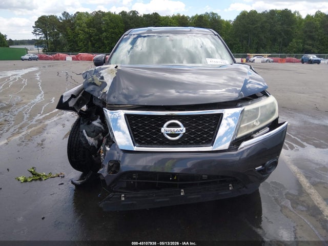 Nissan Pathfinder S