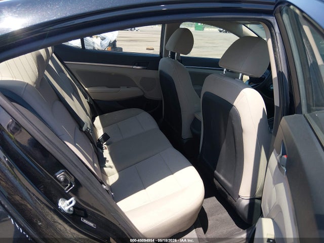 Hyundai ELANTRA Sel