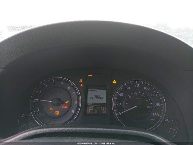 INFINITI Q40
