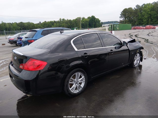 INFINITI Q40