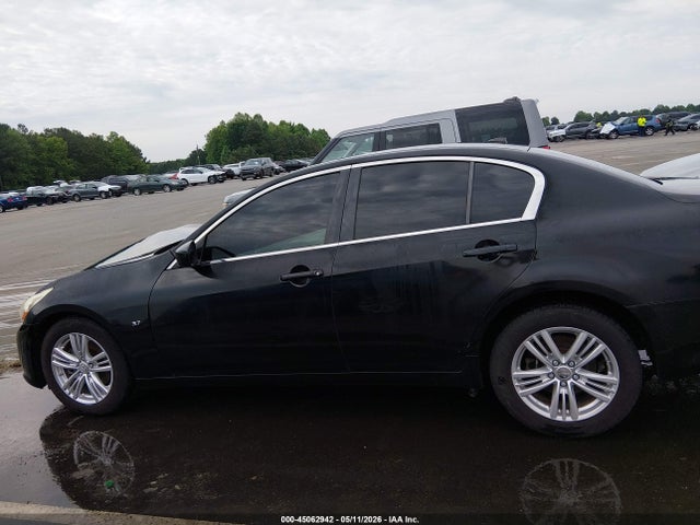 INFINITI Q40