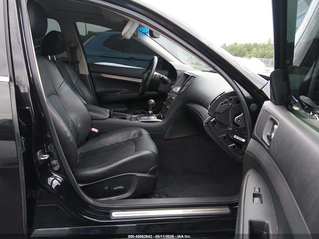 INFINITI Q40