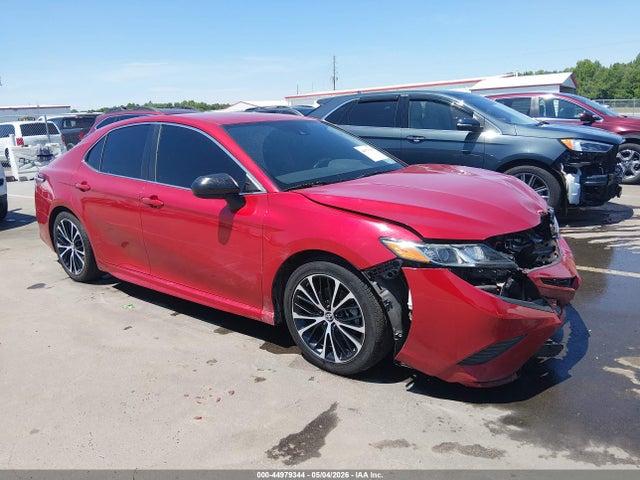 Salvage Toyota Camry Image