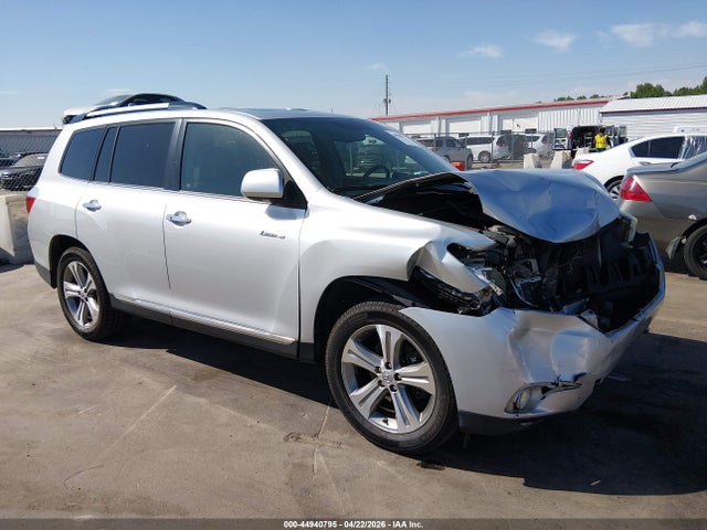 Salvage Toyota Highlander Image