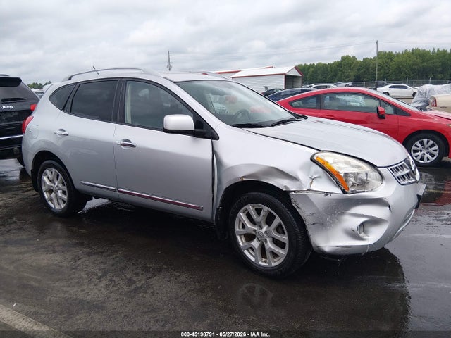 Salvage Nissan Rogue Image