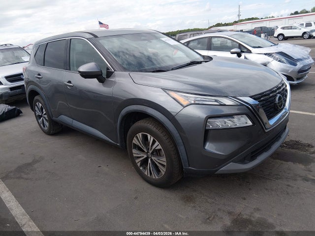 Salvage Nissan Rogue Image