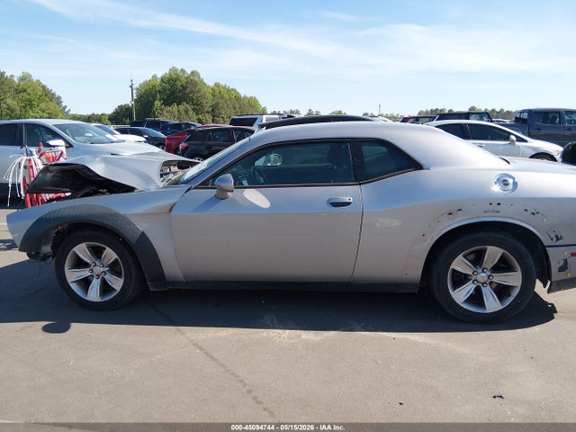 Dodge Challenger Sxt