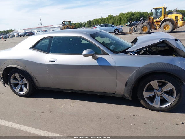 Dodge Challenger Sxt