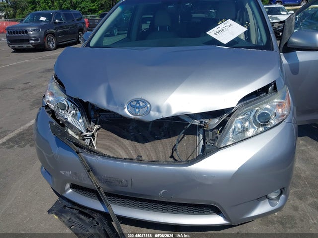 Toyota Sienna Xle V6