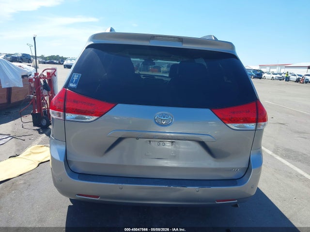Toyota Sienna Xle V6