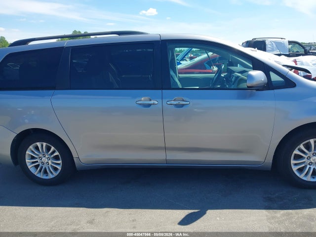 Toyota Sienna Xle V6
