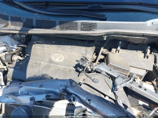 Toyota Sienna Xle V6