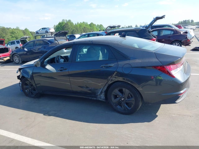 Hyundai ELANTRA Sel