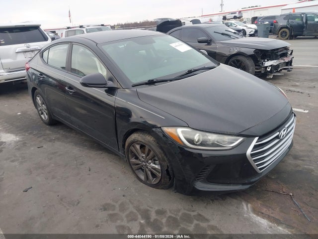 Salvage Hyundai ELANTRA Image