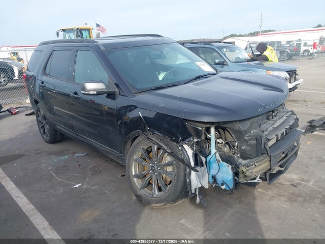 Salvage Ford Explorer Image