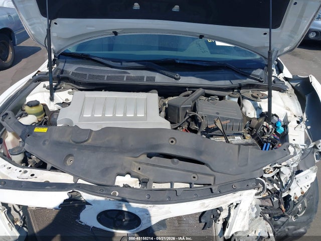 Toyota Camry Le V6