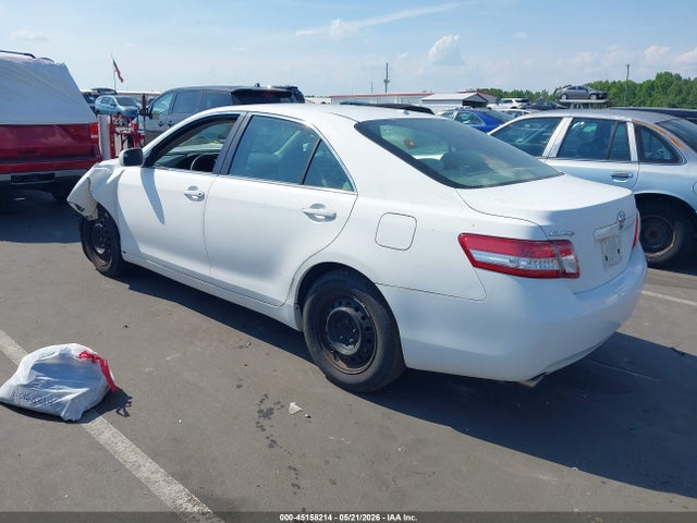 Toyota Camry Le V6