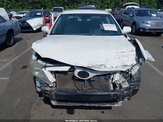 Toyota Camry Le V6