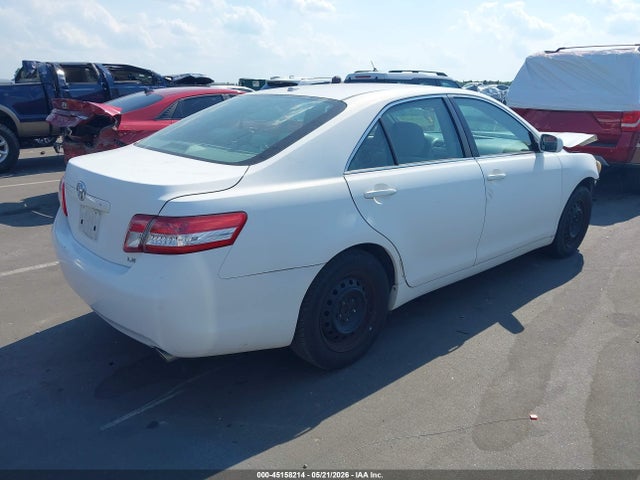 Toyota Camry Le V6
