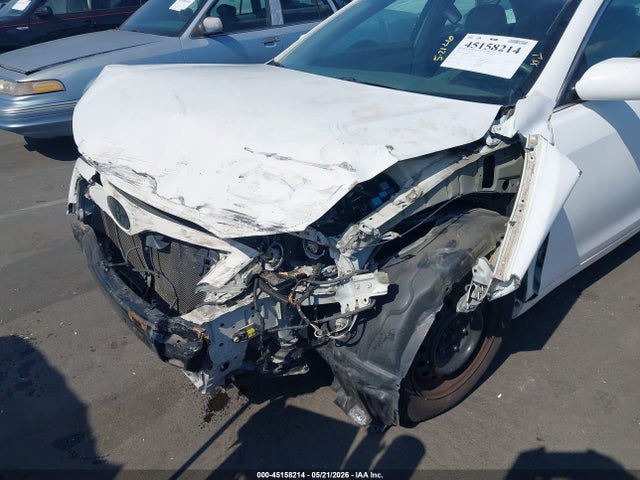 Toyota Camry Le V6