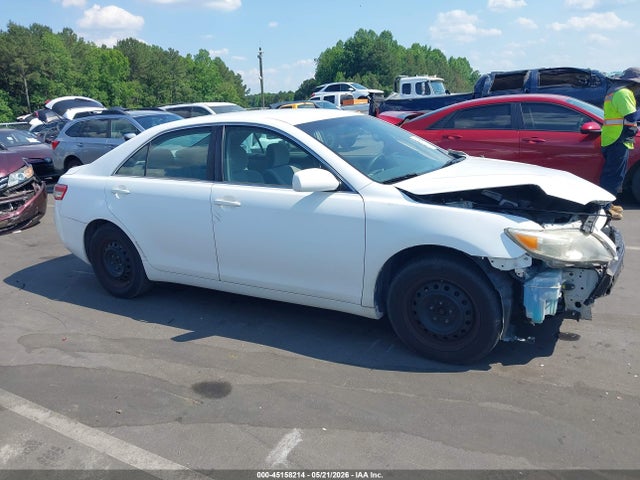 Toyota Camry Le V6