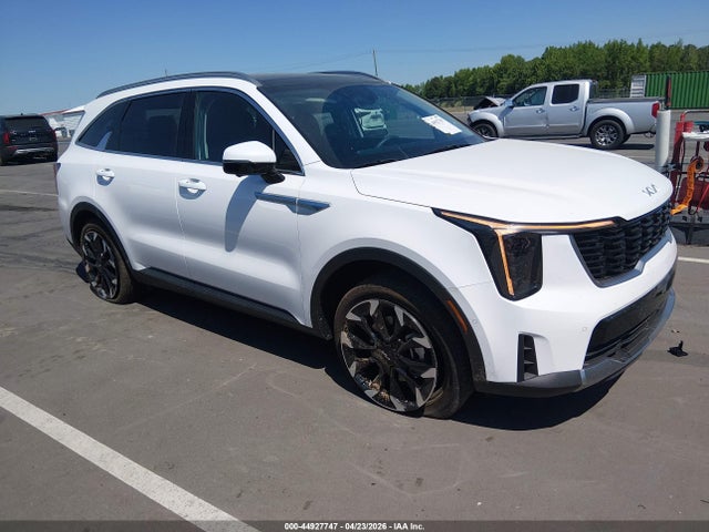 Salvage Kia Sorento Image