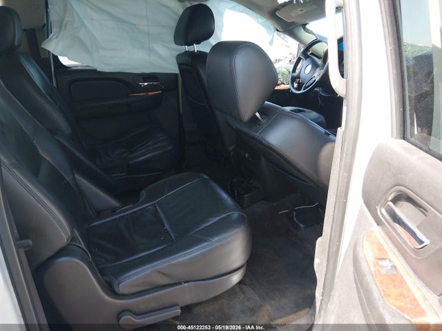 Chevrolet Suburban 1500 Ltz