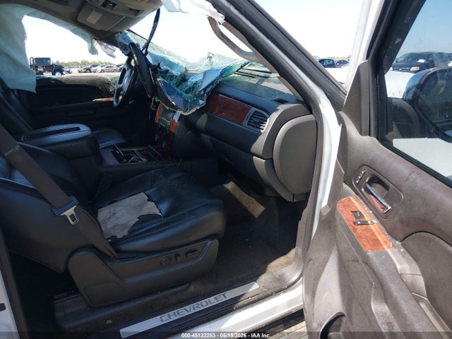Chevrolet Suburban 1500 Ltz