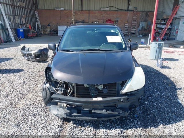 Nissan Versa 1.8 S