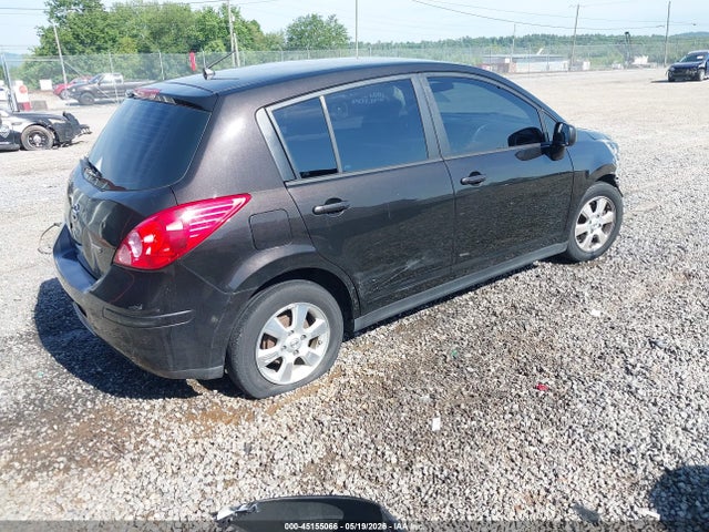 Nissan Versa 1.8 S
