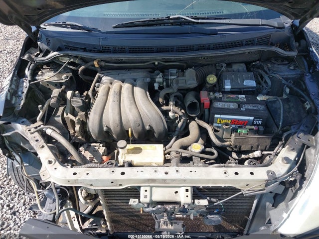 Nissan Versa 1.8 S