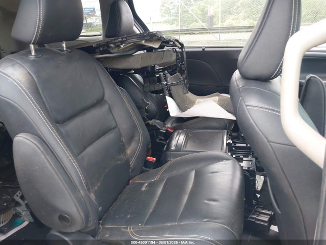 Toyota Sienna Se