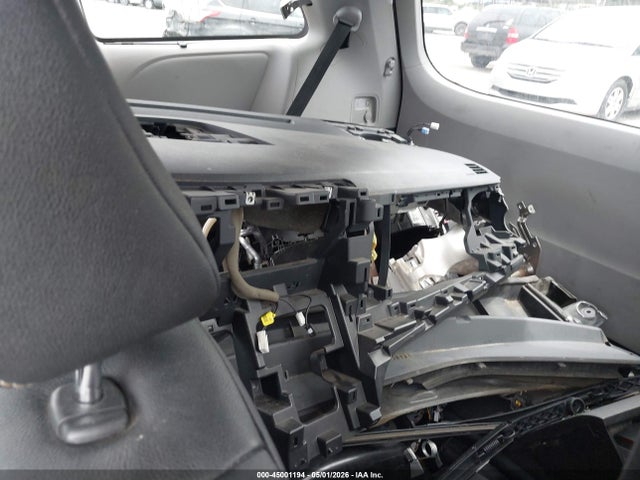 Toyota Sienna Se