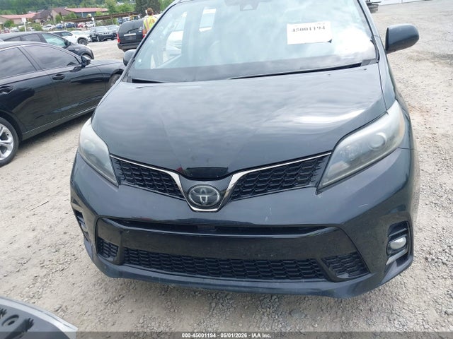 Toyota Sienna Se