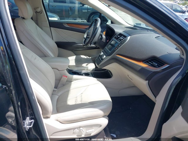 Lincoln MKC Select