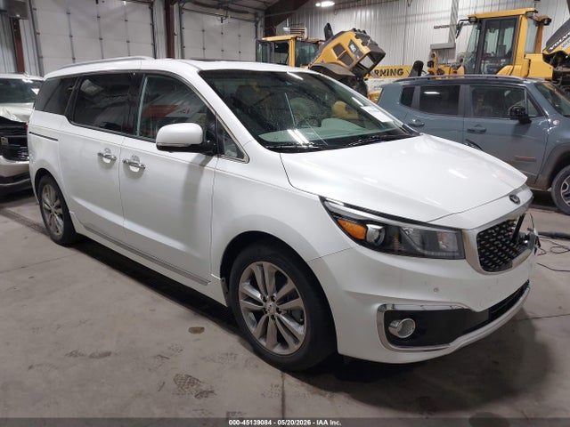 Salvage Kia Sedona Image
