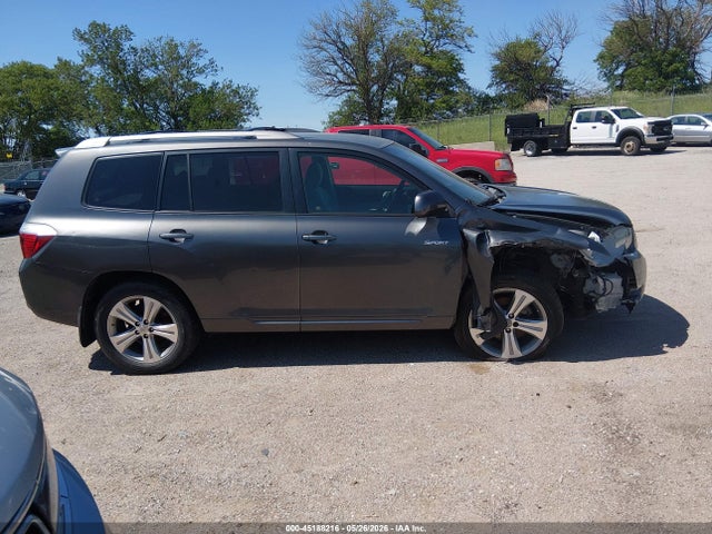 Toyota Highlander Sport
