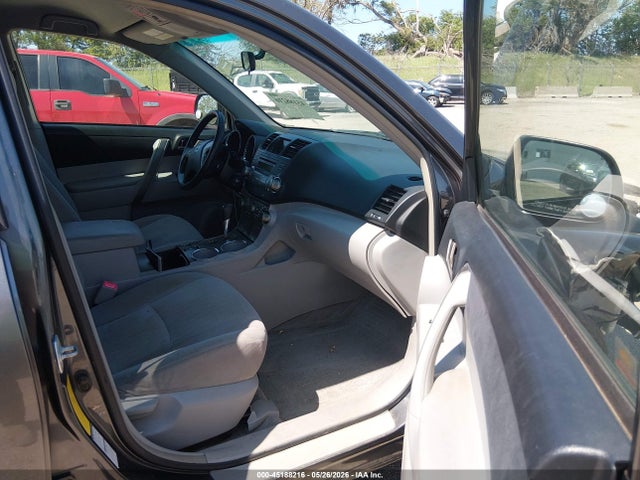 Toyota Highlander Sport