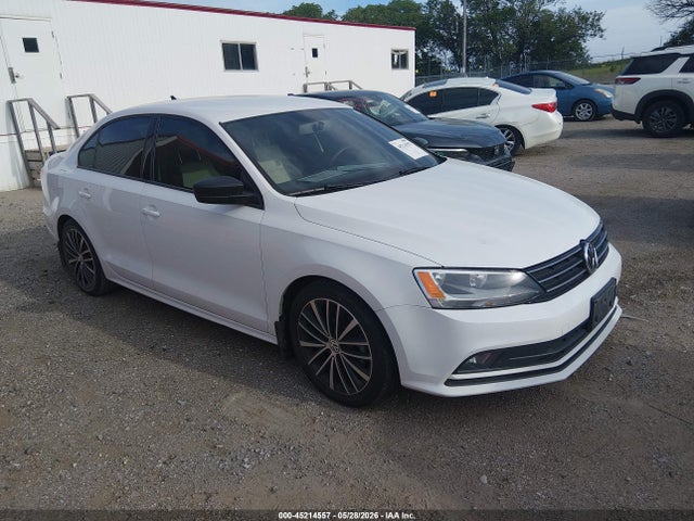 Salvage Volkswagen Jetta Image