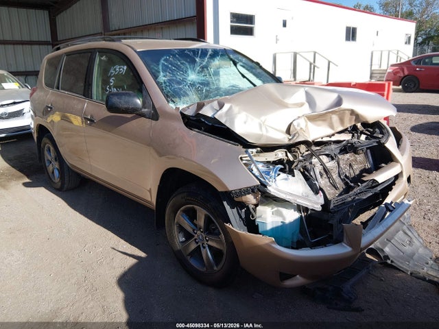 Salvage Toyota RAV4 Image