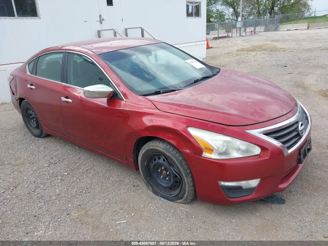 Salvage Nissan Altima Image