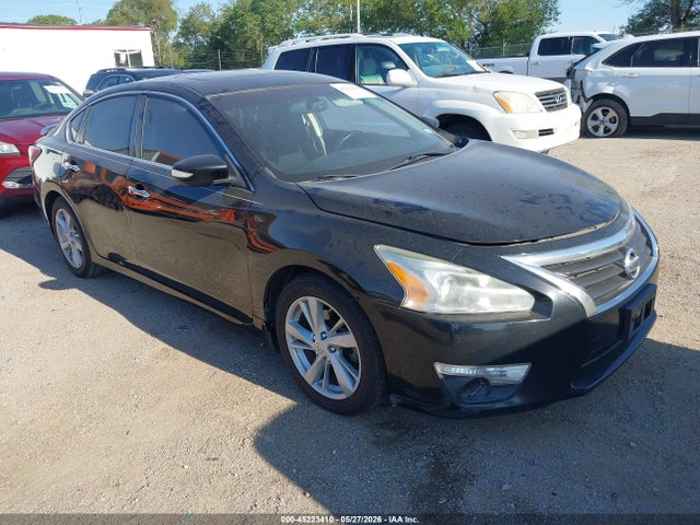 Salvage Nissan Altima Image
