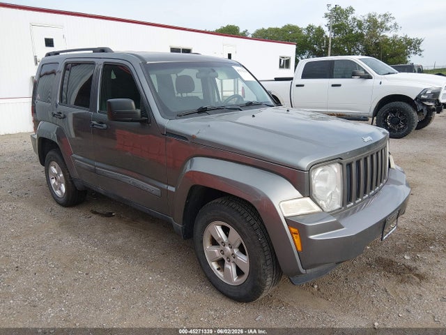 Salvage Jeep Liberty Image