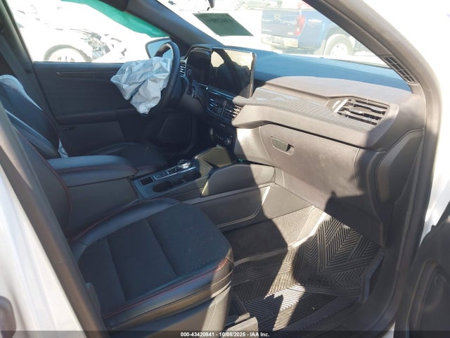 Ford Escape St-line