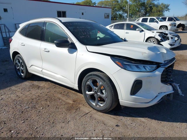 Salvage Ford Escape Image