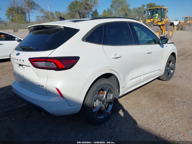 Ford Escape St-line