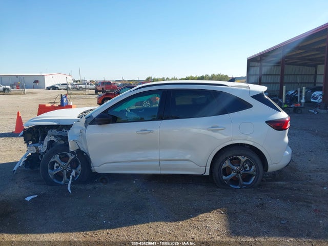 Ford Escape St-line